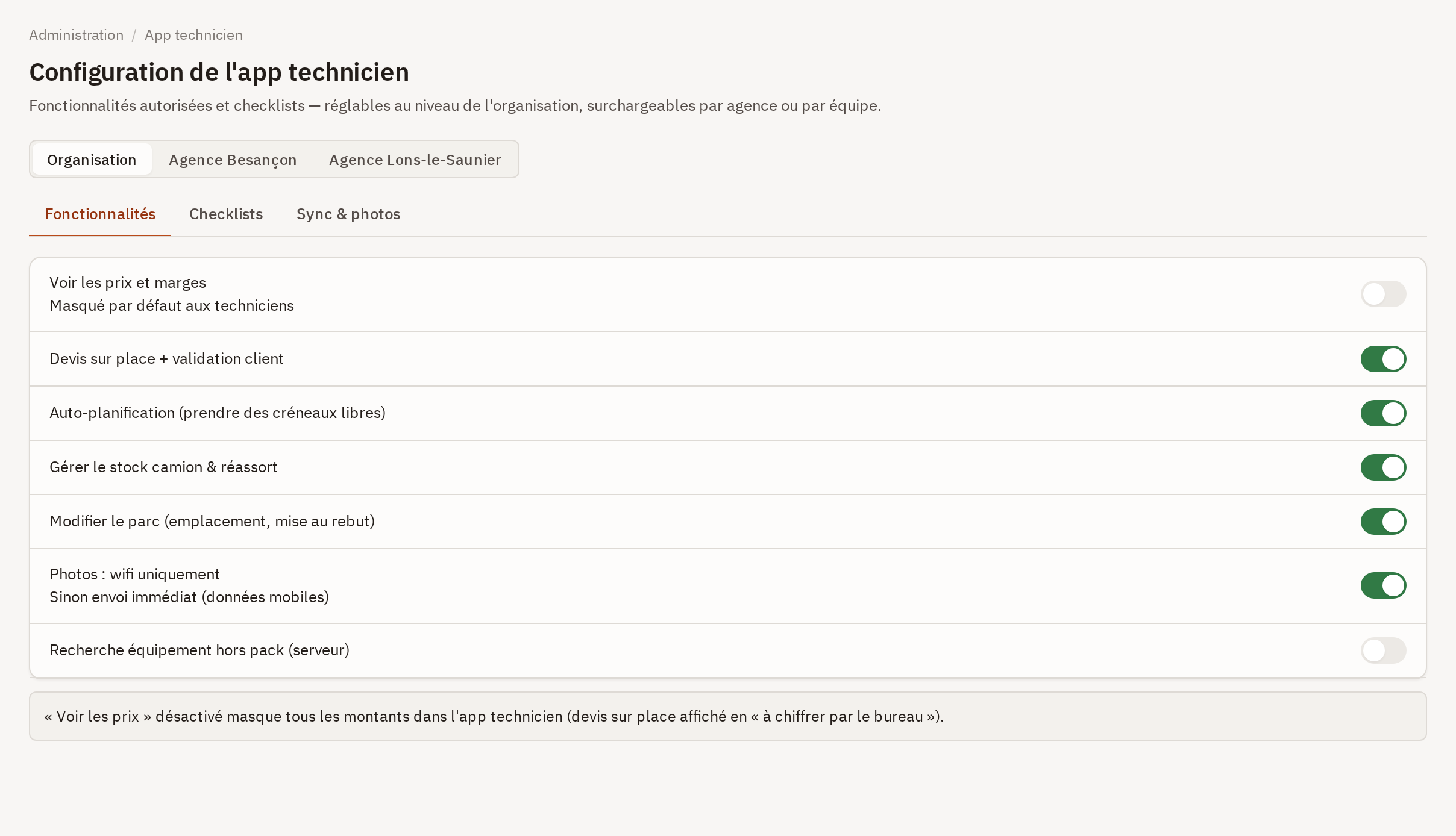 Configuration de l'app technicien : le sélecteur de portée, les interrupteurs de fonctionnalités et l'onglet Sync et photos.