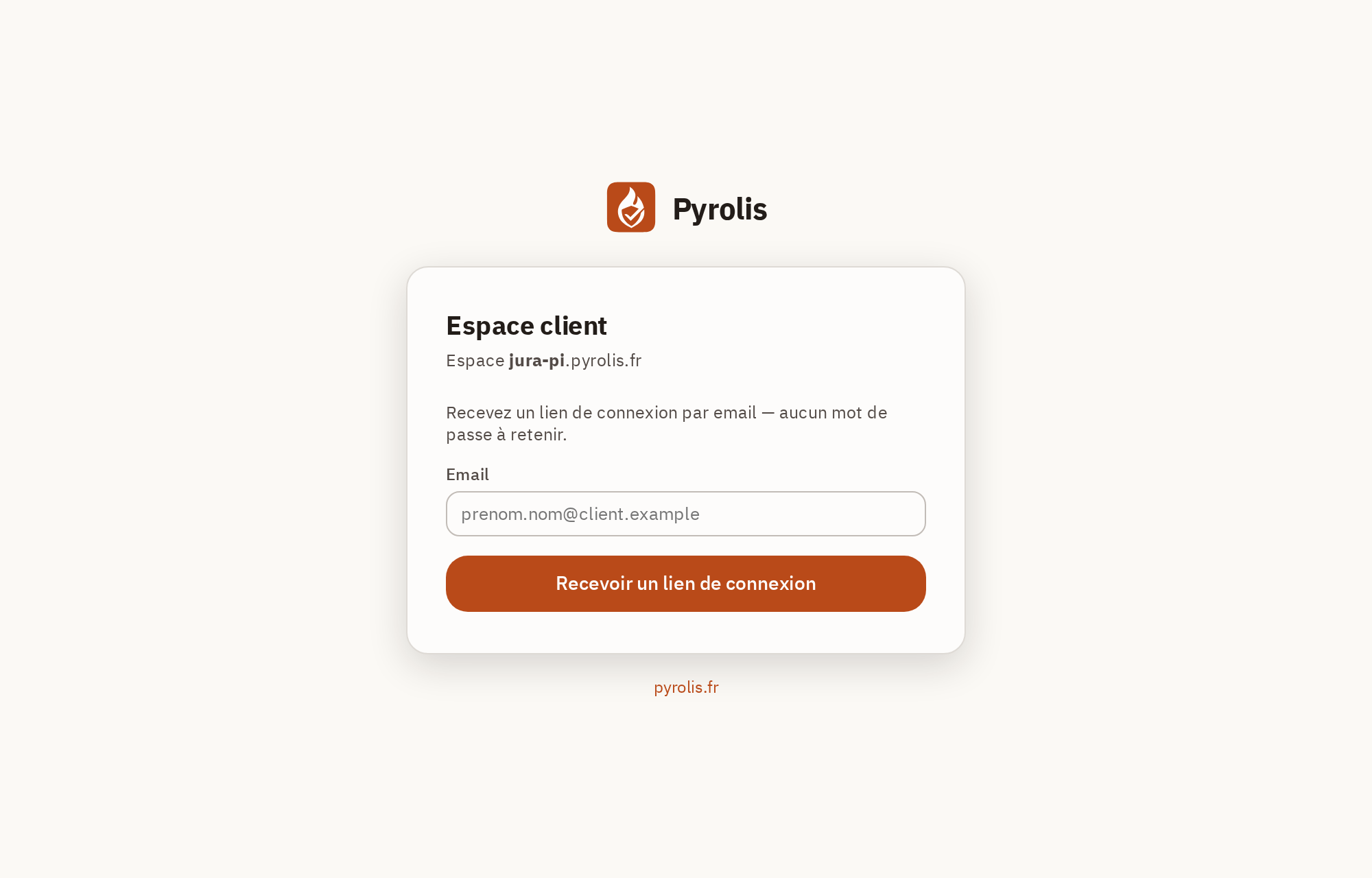 Écran de connexion à l'espace client : le champ Email et le bouton Recevoir un lien de connexion.